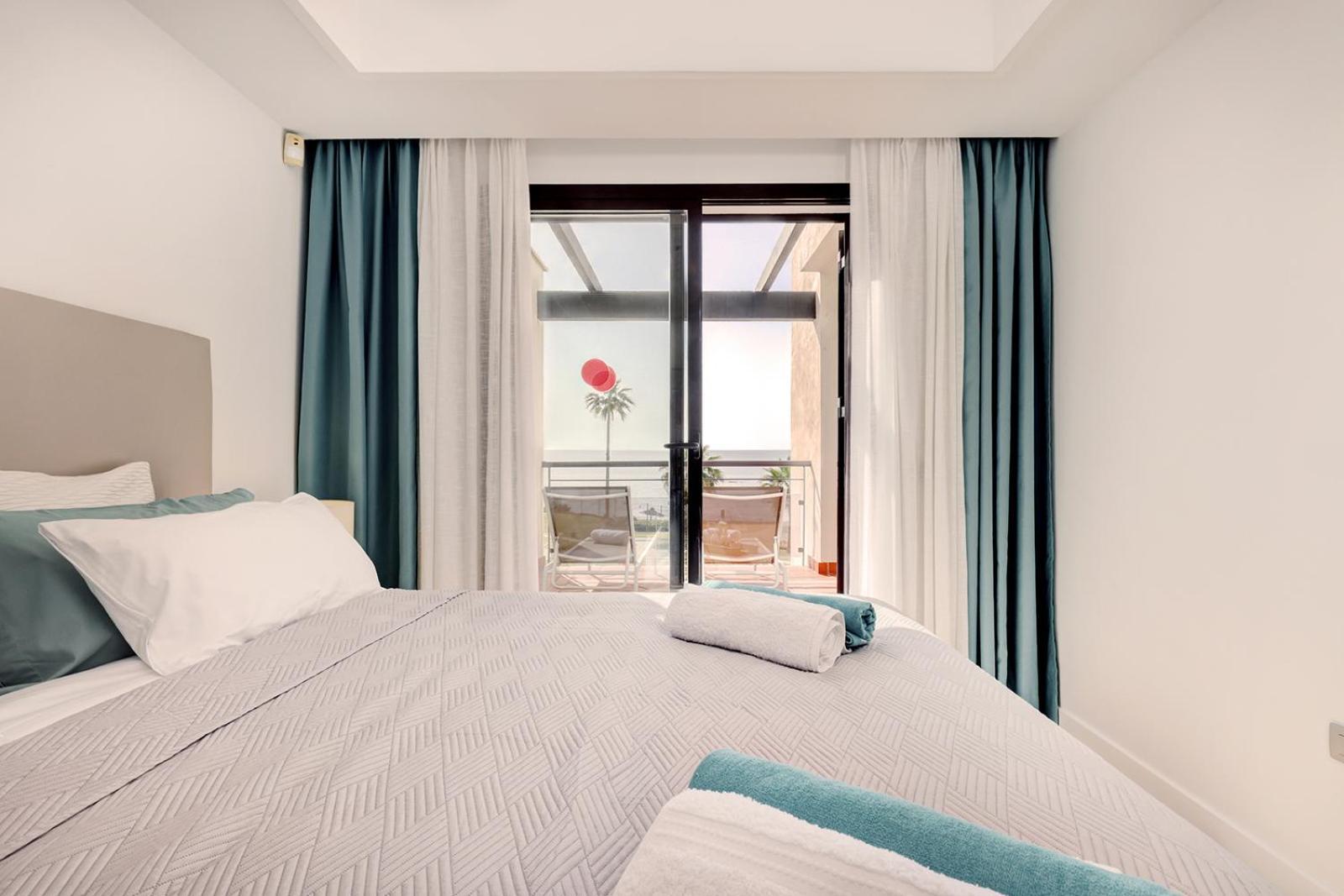 Sunrise Beach Front - Casares Del Mar Екстериор снимка
