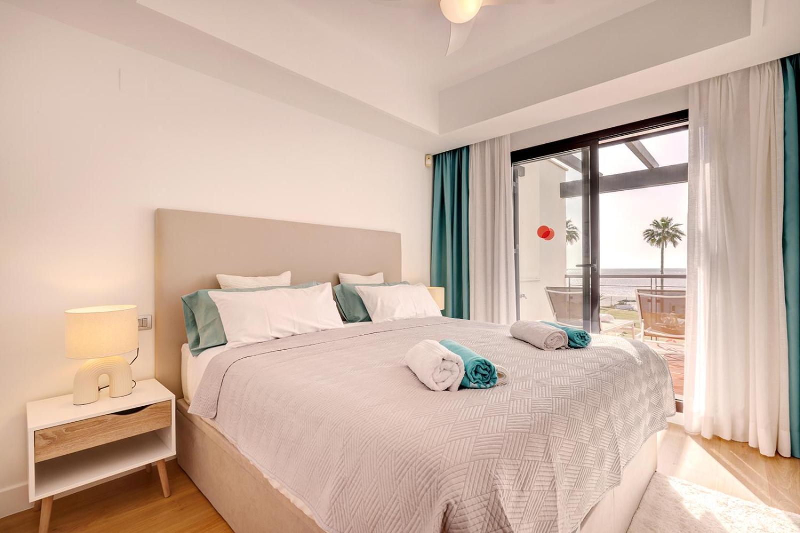 Sunrise Beach Front - Casares Del Mar Екстериор снимка