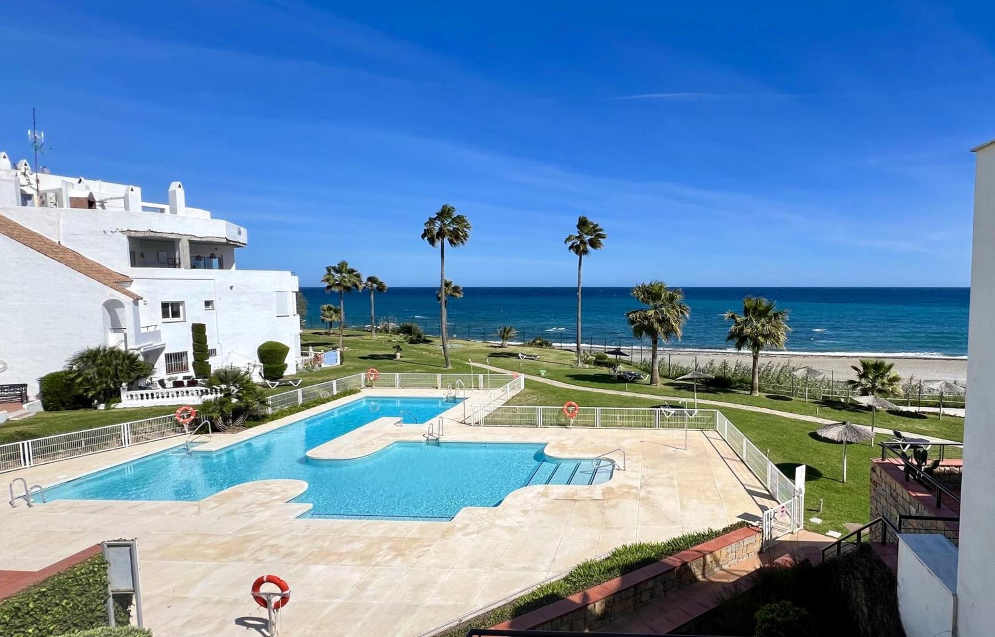 Sunrise Beach Front - Casares Del Mar Екстериор снимка