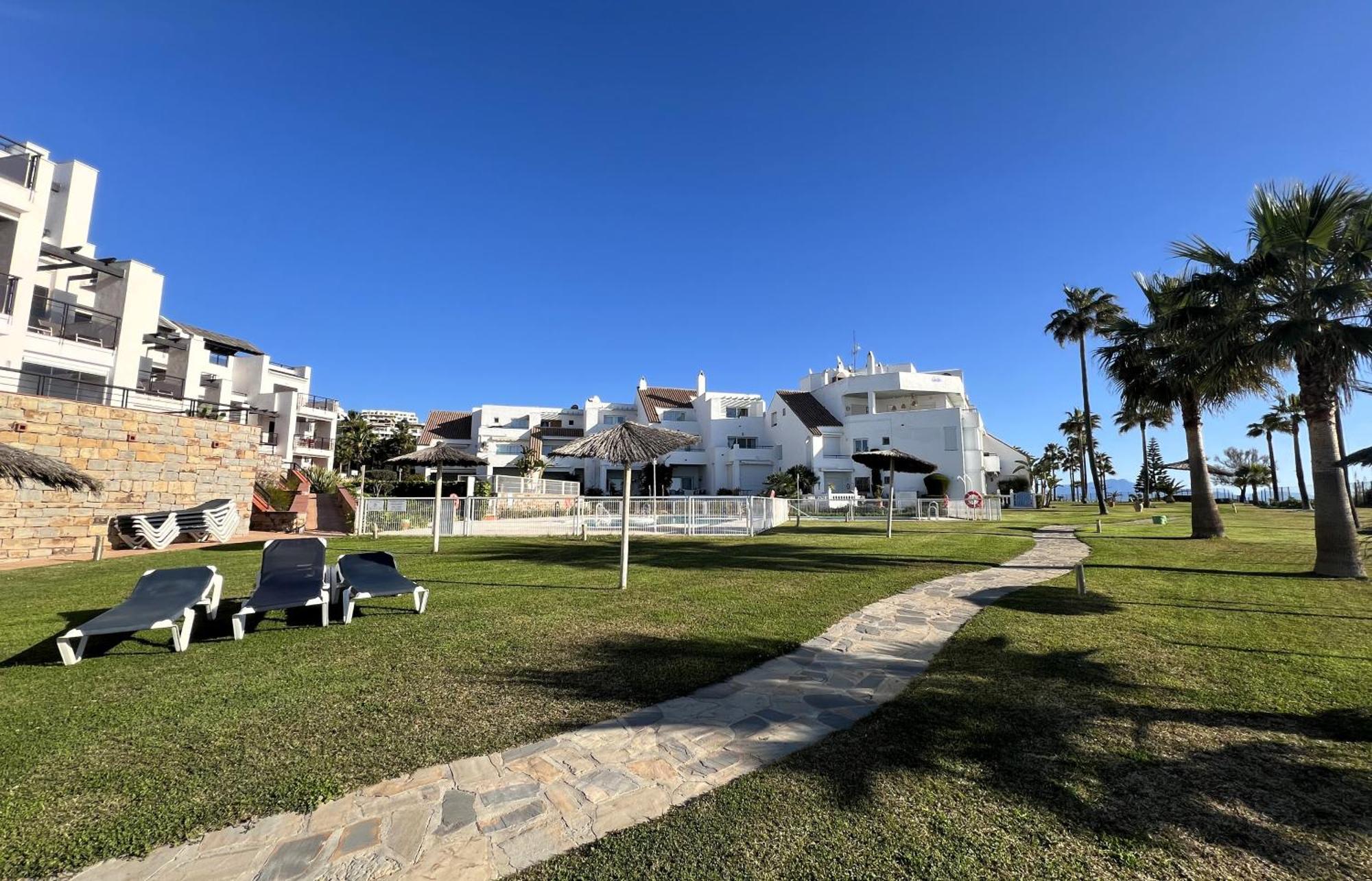 Sunrise Beach Front - Casares Del Mar Екстериор снимка