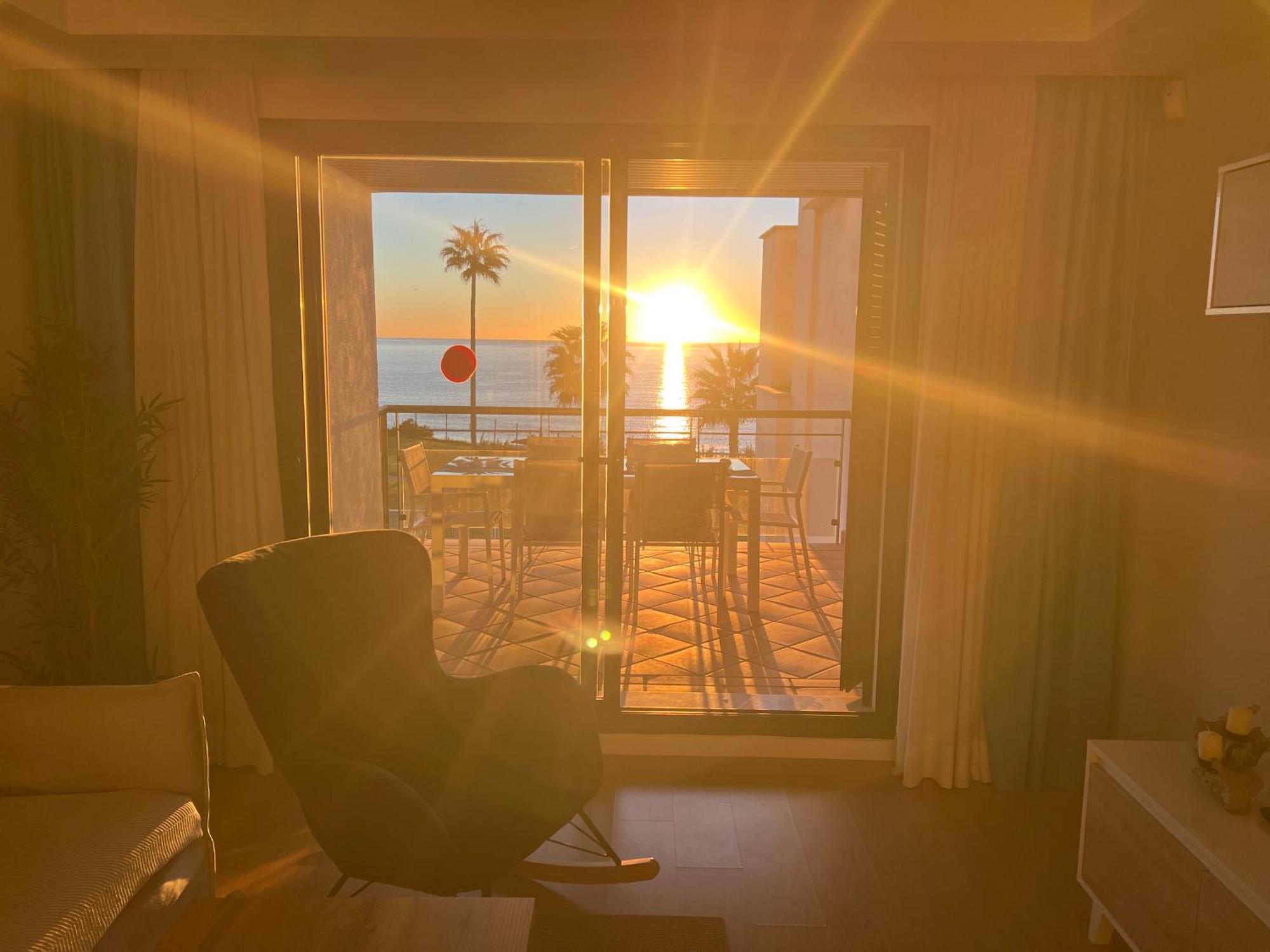 Sunrise Beach Front - Casares Del Mar Екстериор снимка