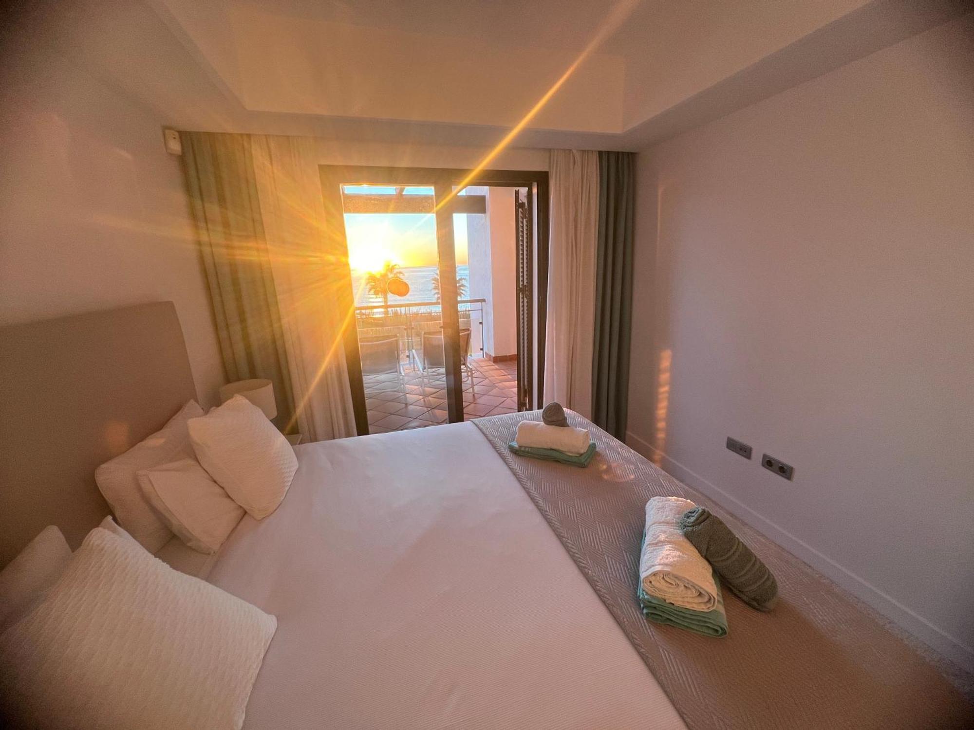 Sunrise Beach Front - Casares Del Mar Екстериор снимка